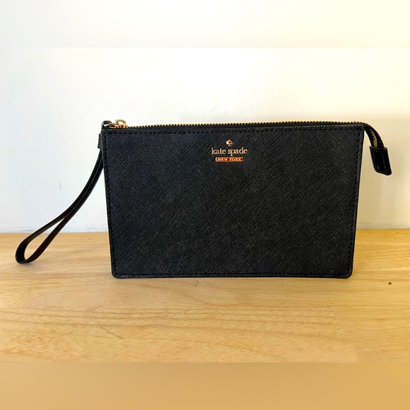 kate spade Handbags - Kate Spade Wristlet